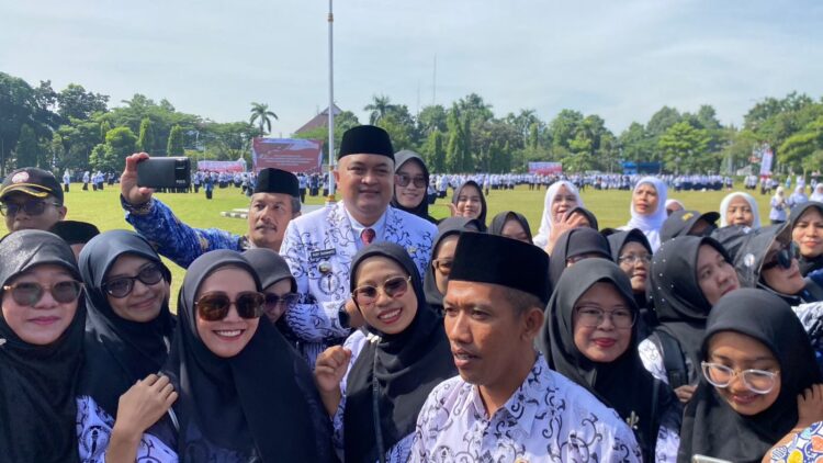 HGN 2025, Bupati Bogor Janjikan Peningkatan Kesejahteraan Guru