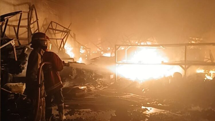Diduga Korsleting Listrik, Gudang Material di Citeureup Ludes Dilalap Sijago Merah