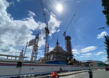 Meski Terkendala Bahan Bangunan, Pembangunan Masjid Nurul Wathon Tetap Tunjukkan Tren Positif
