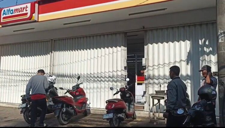 Dugaan Perampokan Bersenjata di Alfamart Narogong Klapanunggal, Pelaku Sempat Lepaskan Tembakan