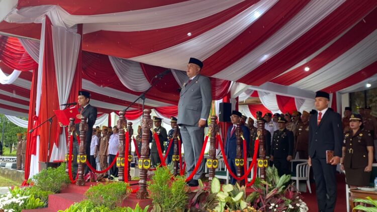 Tegak di Tengah Hujan Deras, Pelajar dan ASN Kabupaten Bogor Peringati Hari Bela Negara ke-77
