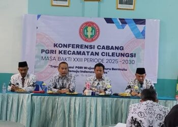 Camat Cileungsi Ucapkan Selamat pada Tintin Rondasih, Berharap PGRI Semakin Eksis dan Bermartabat
