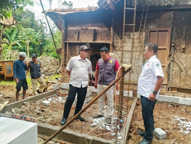Dewan Fathoni Ajak Warga Ikut Mengawasi Program Rutilahu