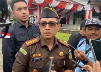 Tim Intelijen Kejaksaan Negeri Kabupaten Bogor saat melakukan penangkapan terhadap salah satu buronan DPO.