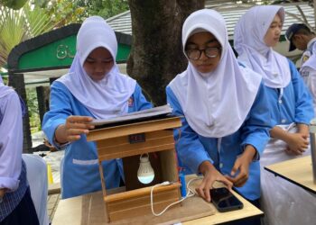 Solusi Mati Listrik! Siswi SMPN 1 Sukajaya Pamerkan “Cahaya Mandiri” di Gelar Inovasi Daerah