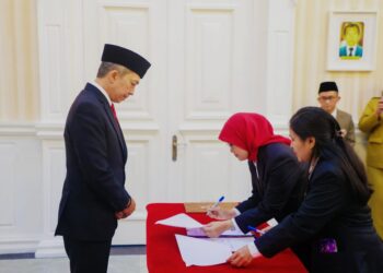 Wali Kota Bogor melantik 26 Pejabat di Iingkungan Pemerintahan Kota Bogor.