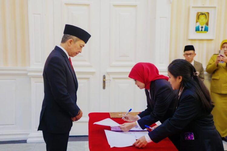 Wali Kota Bogor melantik 26 Pejabat di Iingkungan Pemerintahan Kota Bogor.