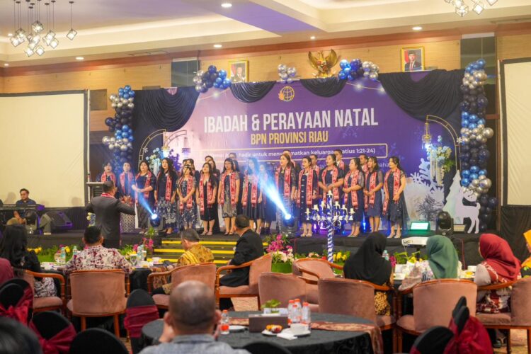 Wamen Ossy Hadiri Perayaan Natal di Riau