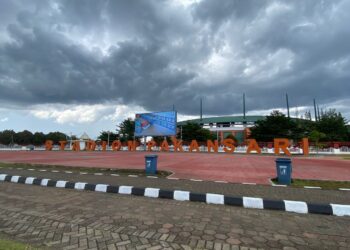Petugas Dishub Kabupaten Bogor saat melakukan pemetaan jalur untuk Car Free Night di Stadion Pakansari dan Jalan Tegar Beriman.