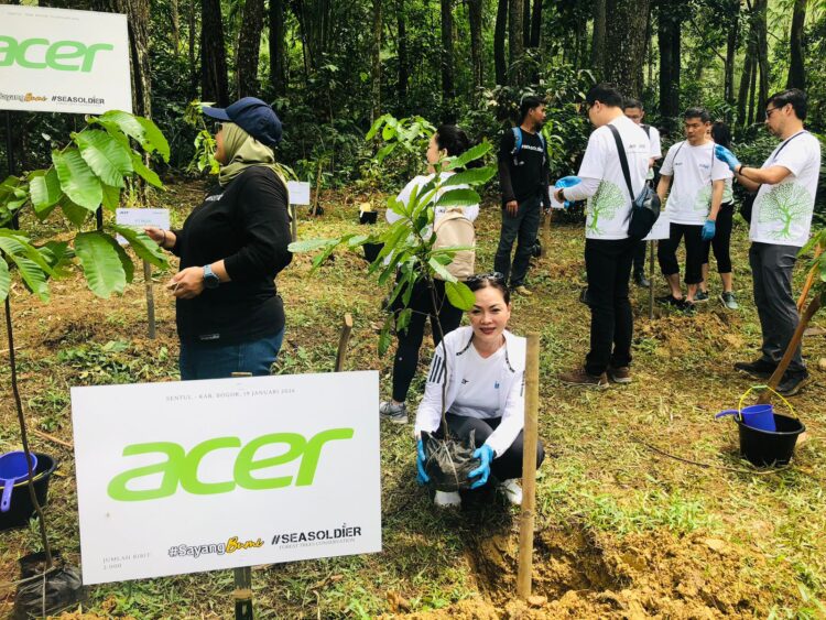 Acer Indonesia Hijaukan Sentul Lewat Aksi Tanam 2.000 Pohon