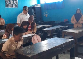 Tinjau SDN Situsari 02, H. Achmad Fathoni: Saya Prihatin!