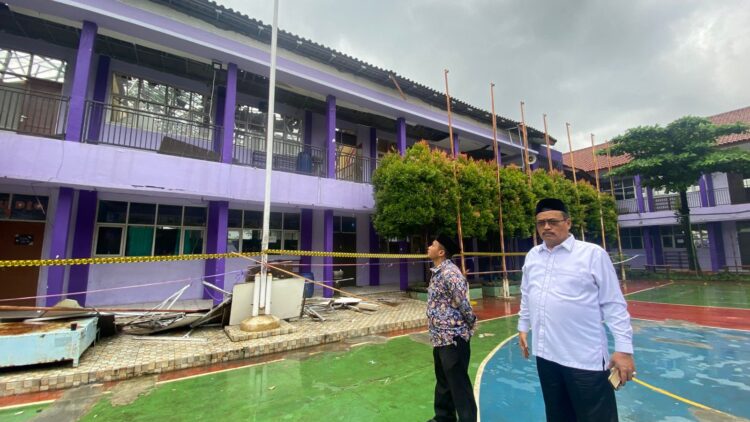 Tiga Ruang Kelas SMAN 2 Gunung Putri Atapnya Rubuh, Amin Sugandi Akui Prihatin