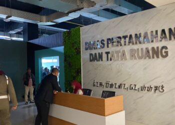 Bupati Bogor Rudy Susmanto saat menjelaskan operasional dua OPD baru di Vivo Mall Sukaraja