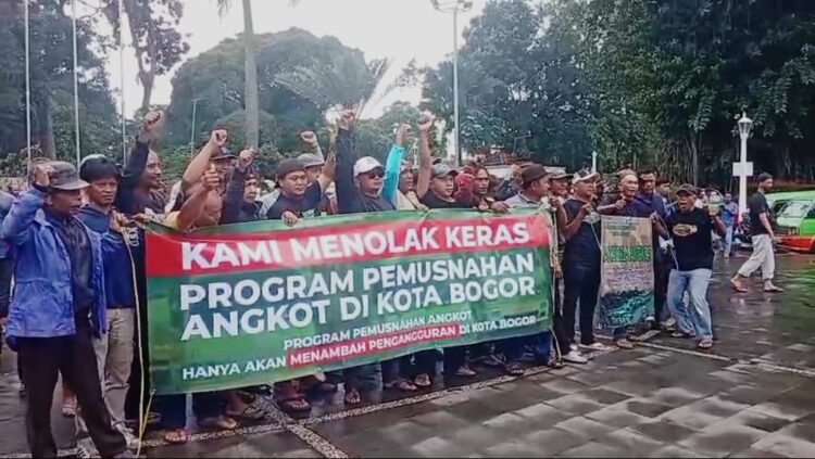 Demo Angkot di Balai Kota Bogor Tertib, Pemkot Buka Dialog