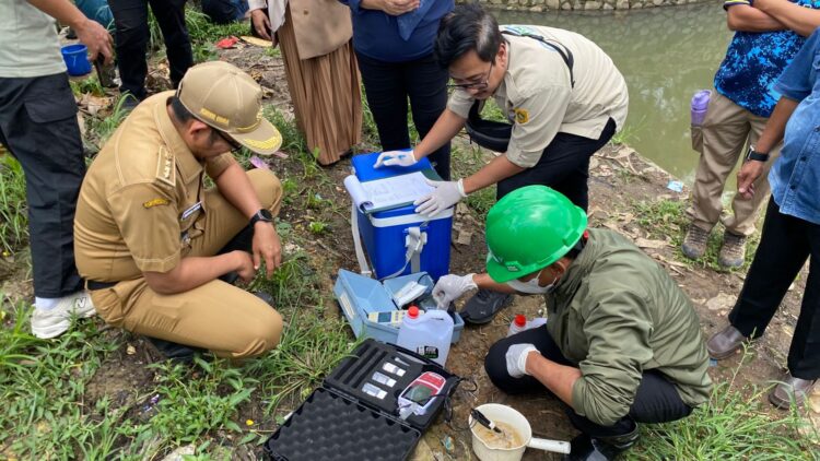 DLH Kabupaten Bogor Cek Kualitas Air Situ Citongtut Usai Dugaan Pencemaran Limbah