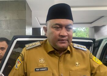 Bupati Bogor Rudy Susmanto saat memberikan keterangan mengenai kenaikan UMK Kabupaten Bogor 2026