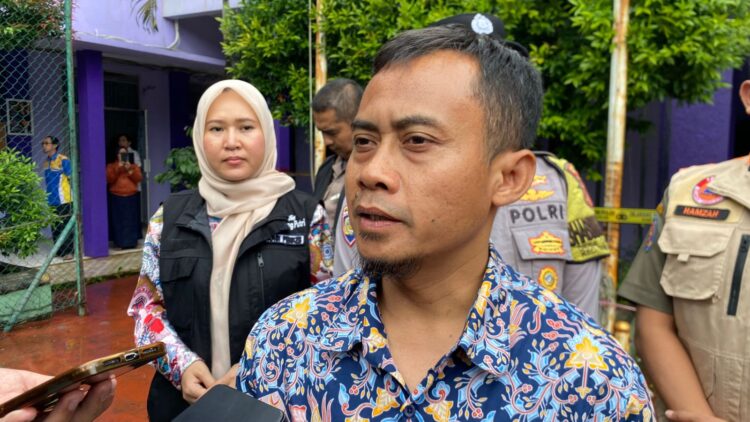 Tiga Atap Ruang Kelas Ambruk, Kepsek SMAN 2 Gunung Putri Sulap Perpustakaan dan Lab Komputer Jadi Kelas Alternatif