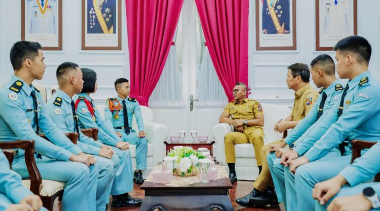 Wakil Wali Kota Bogor Jenal Mutaqin saat menyambut dan memberikan arahan kepada siswa SMA Terpadu Krida Nusantara.