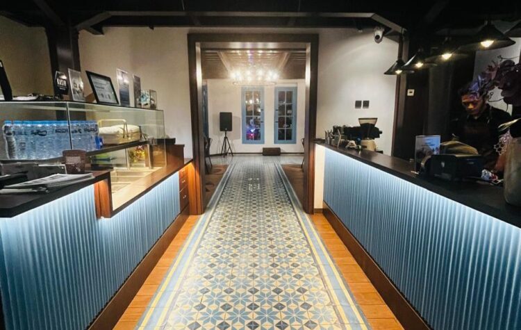Madam Hoek Bandung: Menikmati ‘Comfort Food’ di Balik Kehangatan Bangunan Heritage