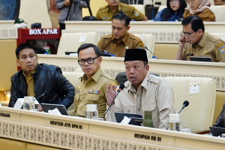 Jawab Pertanyaan Komisi II DPR, Menteri Nusron Siap ‘Refocusing’ Anggaran demi Pulihkan Hak Tanah Korban Bencana