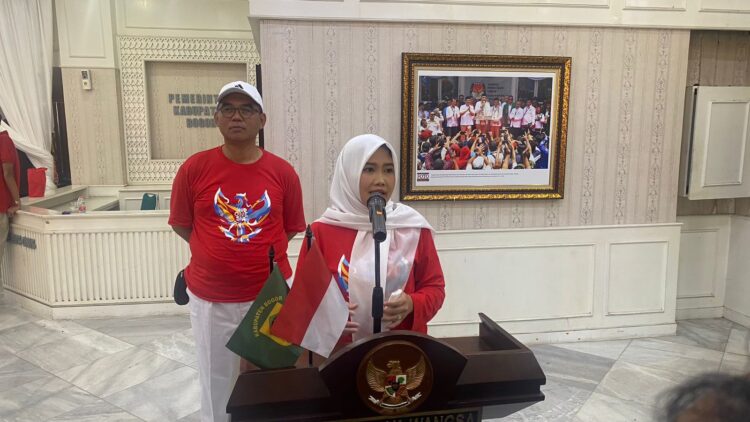 Kepala Disbudpar Kabupaten Bogor Ria Marlisa saat memaparkan strategi pengembangan pariwisata daerah