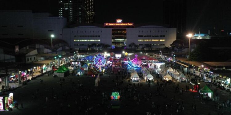 Kemegahan panggung utama Big Bang Festival 2025 di JIExpo Kemayoran Jakarta