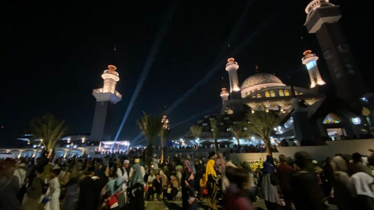 Ustadz Abdul Somad Hadiri Tabligh Akbar Isra Mi’raj di Masjid Nurul Wathon Pakansari