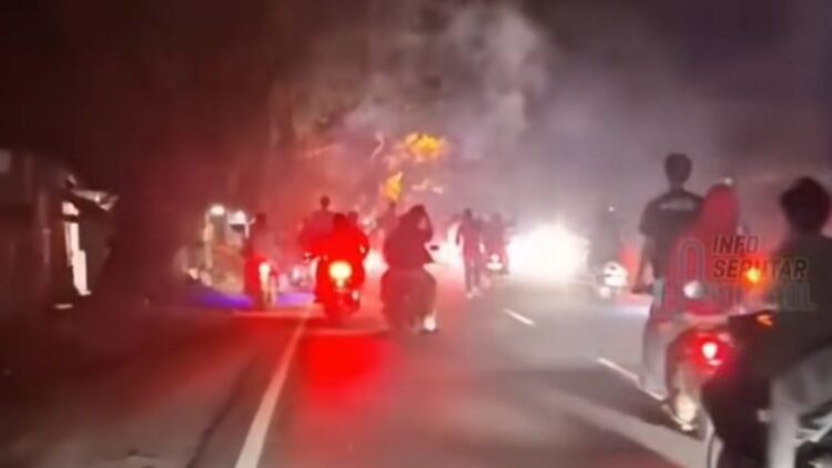 Tawuran Antar Pelajar di Jonggol Bogor, Aksi Perang Kembang Api Dibubarkan Polisi