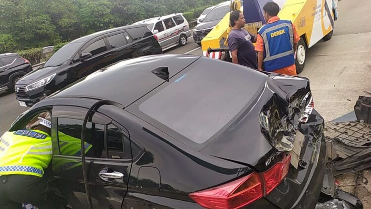 Artis Sinetron Diva Siregar Alami Kecelakaan di Tol Jagorawi KM 24 Gunung Putri