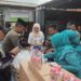 Pemdes Kadumanggu Bagikan Takjil, Ajak Pengusaha Berkolaborasi