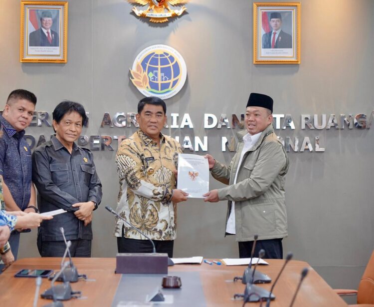 menteri nusron menyerahkan persub rtrw
