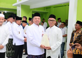 penyerahan sertifikat wakaf untuk rumah ibadah