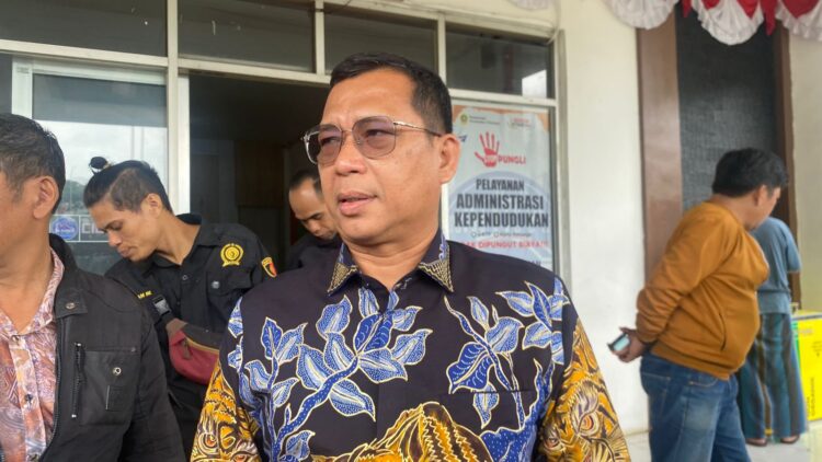 Kabel Optik Semrawut di Cileungsi Dikeluhkan Warga, DPRD Kabupaten Bogor Bakal Panggil PLN dan Provider