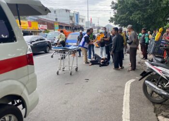 Akibat Motong Arus, Dua Orang Alami Luka-luka Usai Adu Banteng