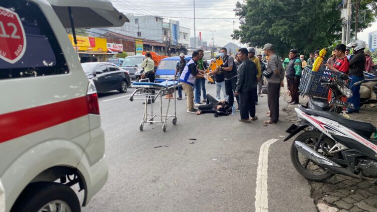 Akibat Motong Arus, Dua Orang Alami Luka-luka Usai Adu Banteng