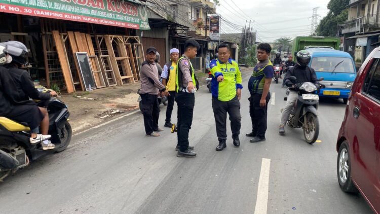 Kecelakaan di Jalan Raya Tlajung Udik Gunung Putri, Begini Kronologinya!