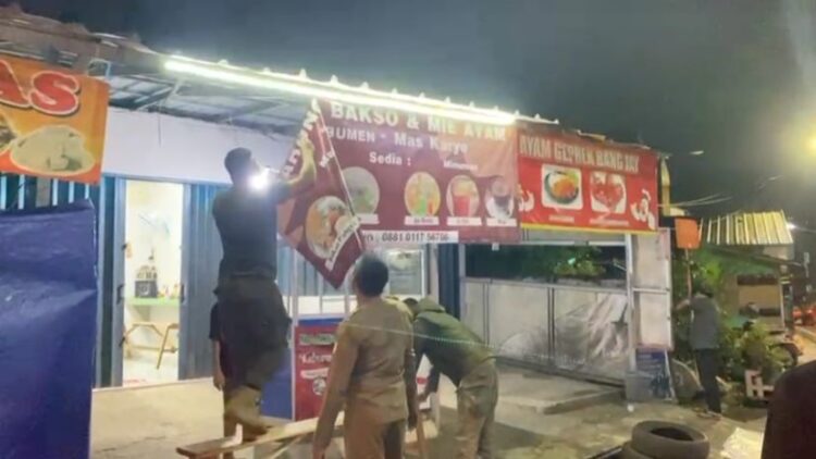 Sentilan Presiden Prabowo Ditindaklanjuti, Satpol PP Bogor Tertibkan 382 Baliho dan Spanduk di Babakan Madang