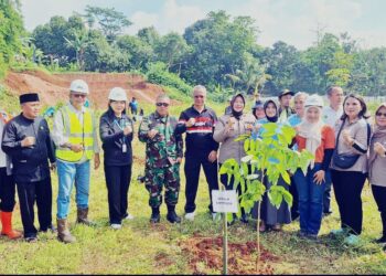 Sinergi Hijau di Wilayah Industri: PPLI Sokong Penuh Program Satu Hektar Hutan Kota Klapanunggal