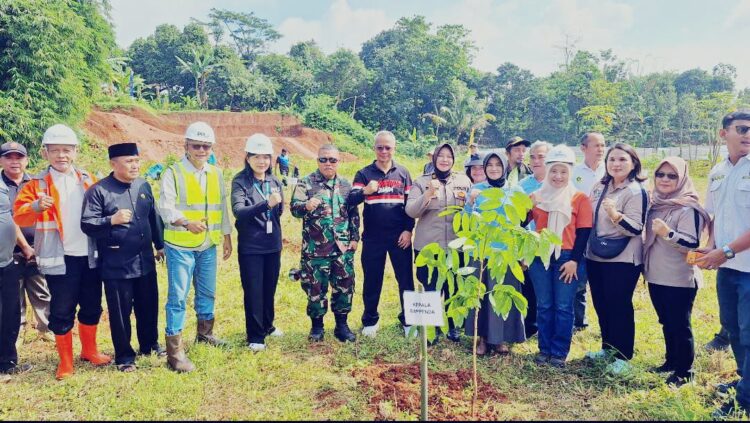 Sinergi Hijau di Wilayah Industri: PPLI Sokong Penuh Program Satu Hektar Hutan Kota Klapanunggal