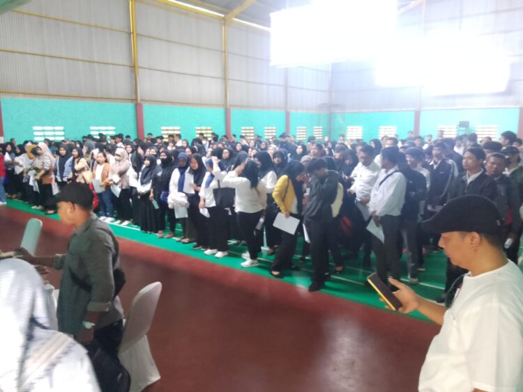 350 Warga Cileungsi Padati GOR Metland Ikuti Seleksi Dapur Makan Bergizi Gratis