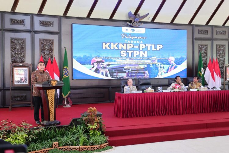 Dilepas oleh Wamen Ossy, 30 Taruna/i STPN ikuti KKN Pertanahan untuk Restorasi Arsip Pascabencana Hidrometeorologi di Aceh dan Sumut