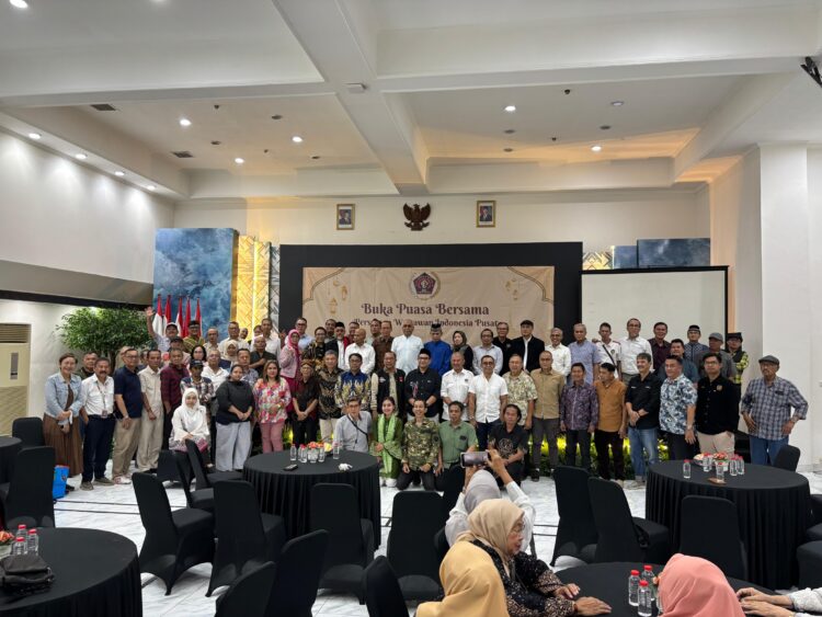 Buka Puasa Bersama PWI Pusat, Ketum Akhmad Munir Ingatkan Wartawan Pentingnya Kesehatan Mental