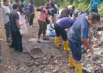Akses SMPN 4 Gunung Putri Dikepung Sampah, Warga Tlajung Udik Minta Peran Dinas Terkait