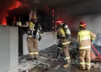 Pembakaran Sampah Picu Terbakarnya Gudang Komputer