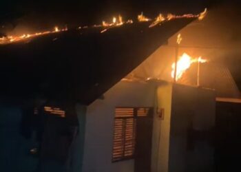 Satu Unit Rumah Terbakar, Berawal Percikan Dari Atap