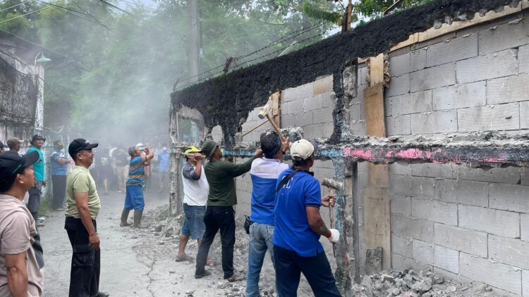 Penantian 43 Tahun, Pemdes Gunung Putri Gandeng Swasta Pelebaran Jalan di Gang LDII
