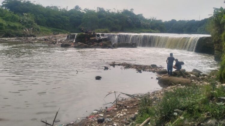 Dua Pemancing Terbawa Arus Kali Cileungsi, BPBD Kabupaten Bogor Lakukan Pencarian