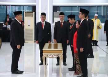 Lantik Pejabat Pengawas dan Fungsional, Wamen Ossy: Ujung Tombak dalam Pelayanan Pertanahan