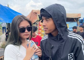 Wisatawan Jakarta Antusias Saksikan Adu Kuluwung di Cariu, Tradisi Unik Botim Jadi Daya Tarik Liburan