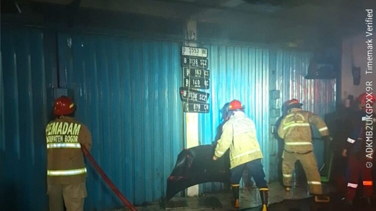 Komputer Korslet, Ruko di Cibinong Terbakar